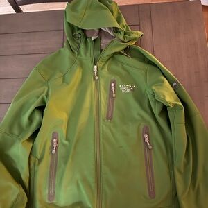 Mountain Hardwear Green Jacket Tag